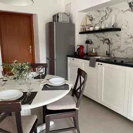 Apartment Seafront House In