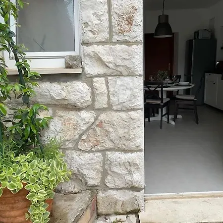 Apartment Seafront House In Dubrovnik
